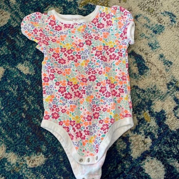 3 for $15 - bundle of 3 onesies - Picture 2 of 7